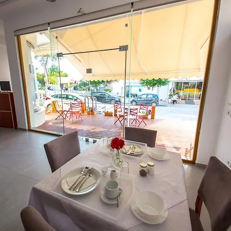 Hotel Alina 3*